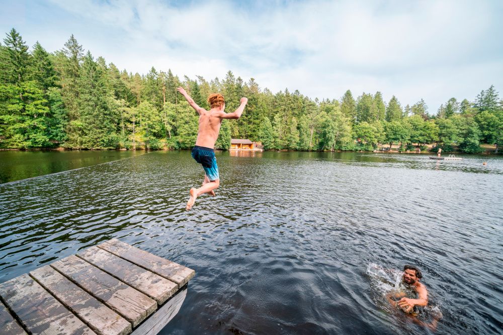 Abkühlung an Hitzetagen: Badetipps im Hochschwarzwald