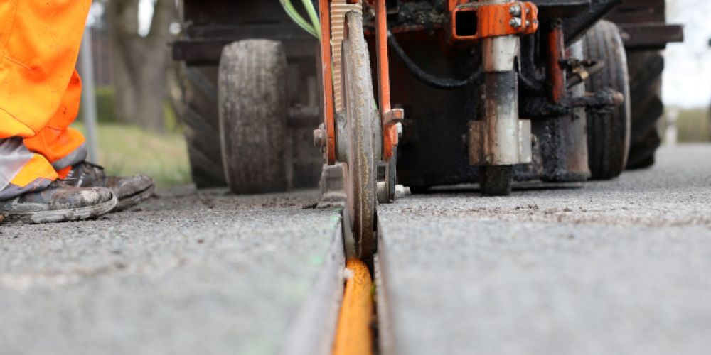 Glasfaserausbau in Stadenhausen beginnt mit „Anschliff“