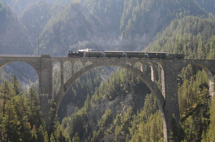 Zischend und rauchend durch Graubünden
