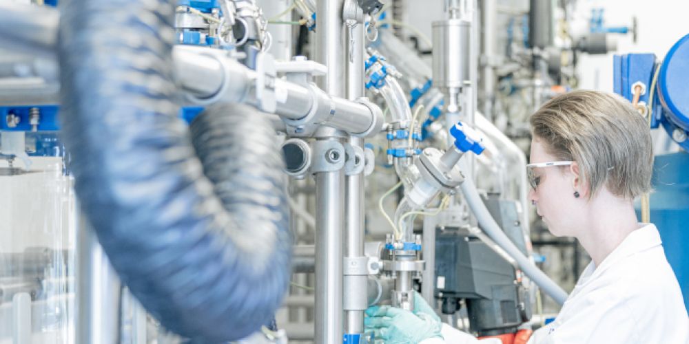 Lkw-Kran lenken, im Labor tüfteln, Shirt bedrucken