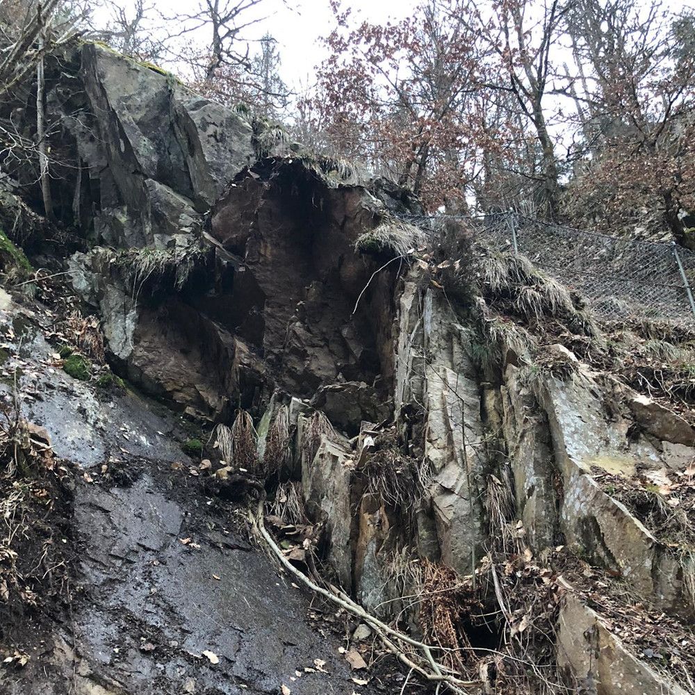 Verkehrseinschränkungen zwischen Witznau und Riedersteg nach Felssturz