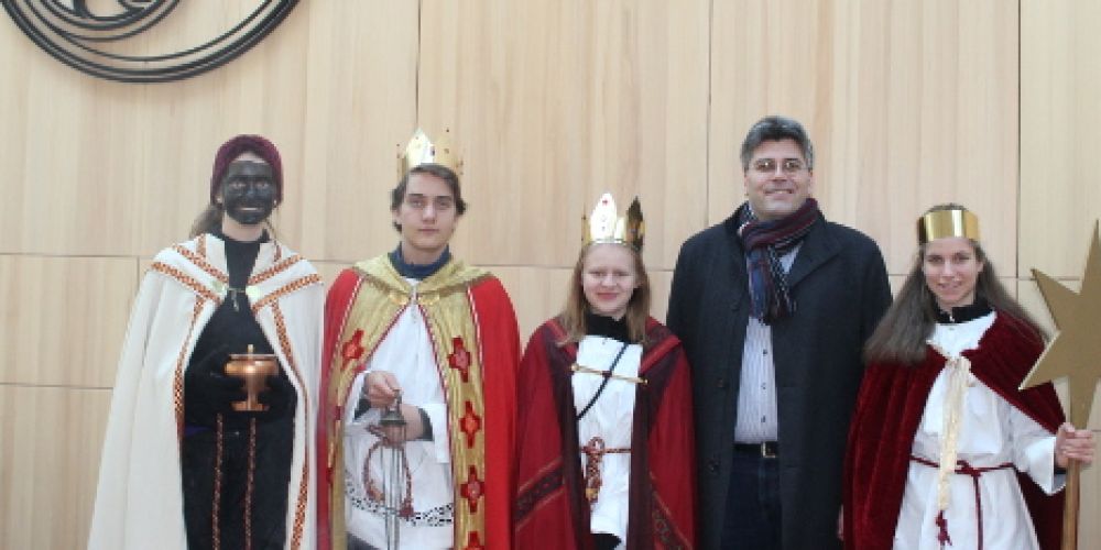 Sternsinger zu Gast im Landratsamt