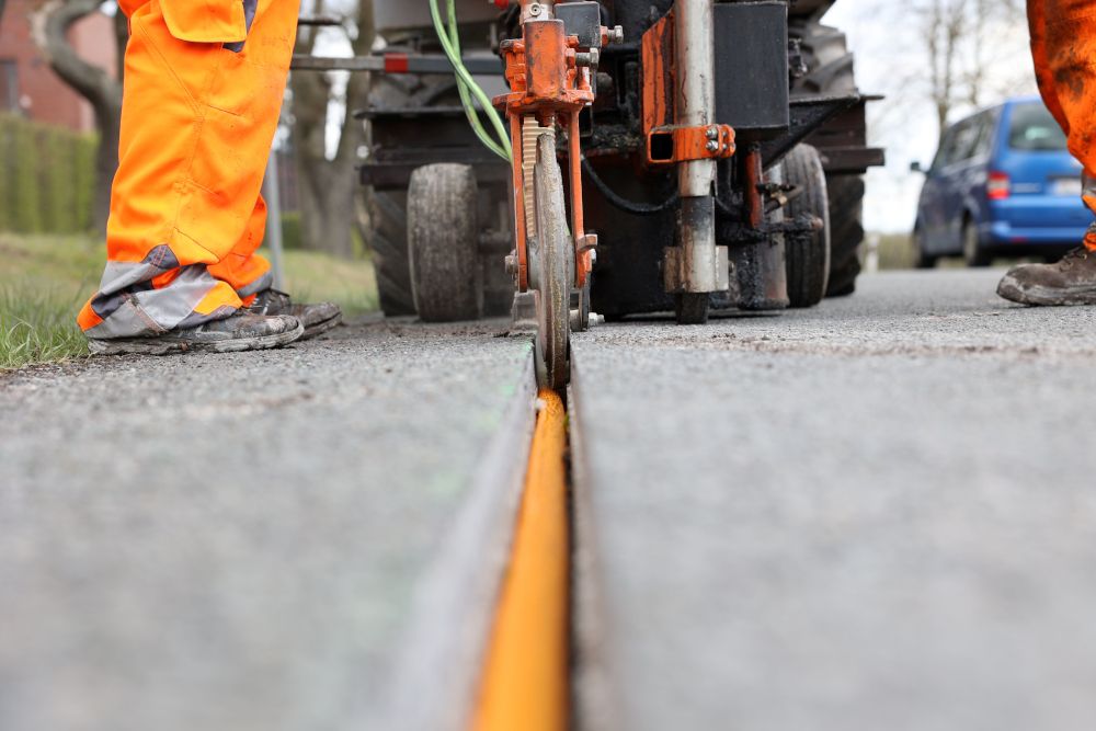 Glasfaserausbau in Stadenhausen beginnt mit „Anschliff“