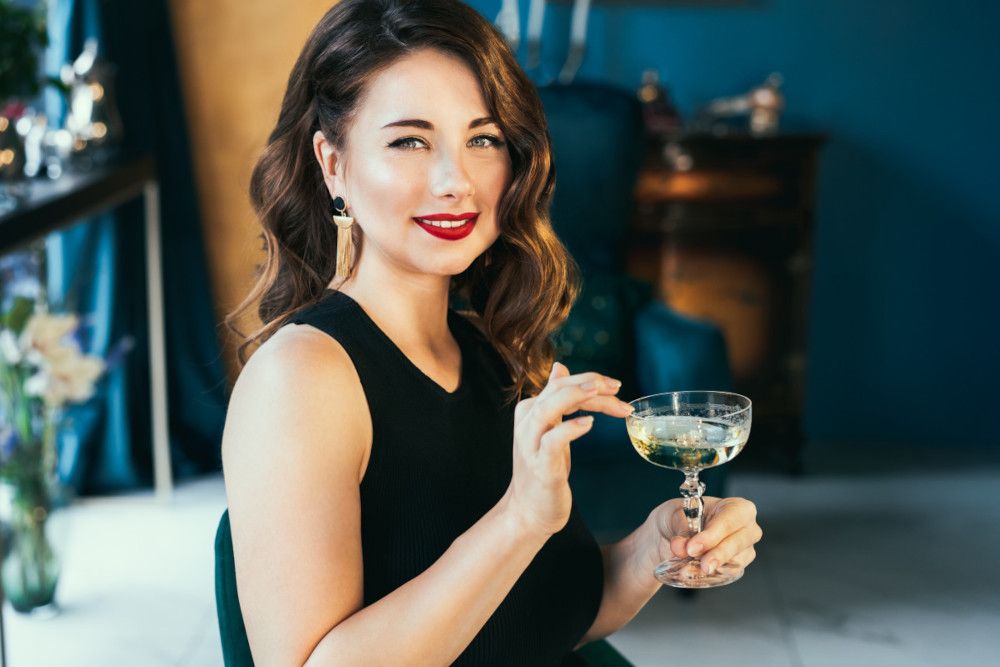 Kleider in Übergröße: Wie trägt man sie elegant?