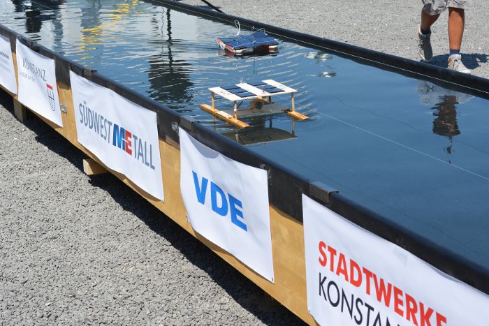 Sonne jagt Modellboote ins Ziel