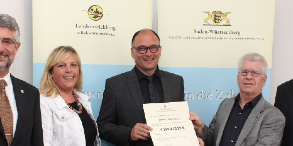 Fröhliche Gesichter in der Flurneuordnung