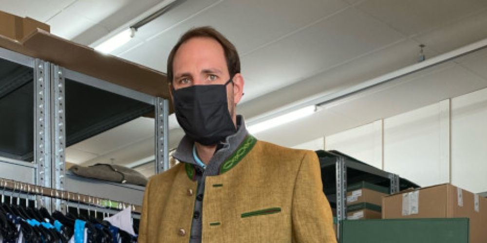 Daller Tracht produziert in Zeiten der Krise Behelfsmasken