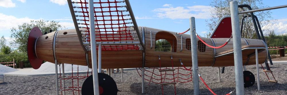 Neuer Spielplatz im Landschaftspark Parc des Carrières eröffnet