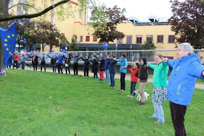 Pulse of Europe auf der Dreiländerbrücke Weil-Friedlingen