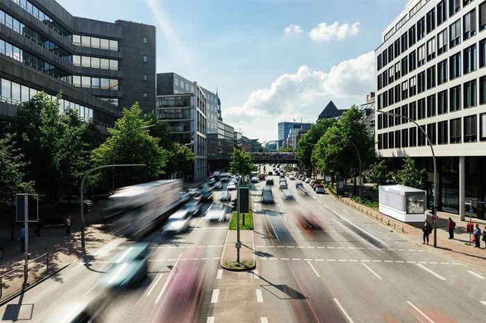 Frische Luft für Kiel: Stadt Kiel und Purevento GmbH starten Probephase mit Stadtluftreiniger am Theodor-Heuss-Ring
