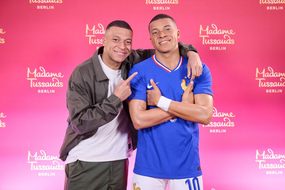 Kylian Mbappé enthüllt seine Wachsfigur für das Madame Tussauds