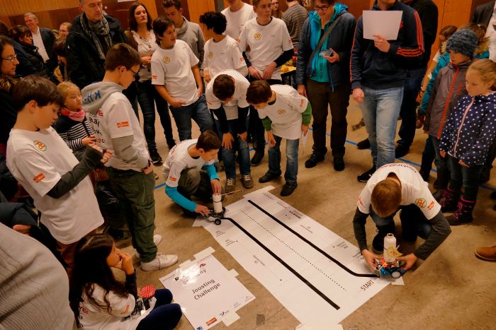 Erster Roboterwettbewerb am phaenovum