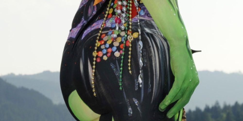 Titisee feiert: „Nacht in Weiß“ mit Bodypainting Festival