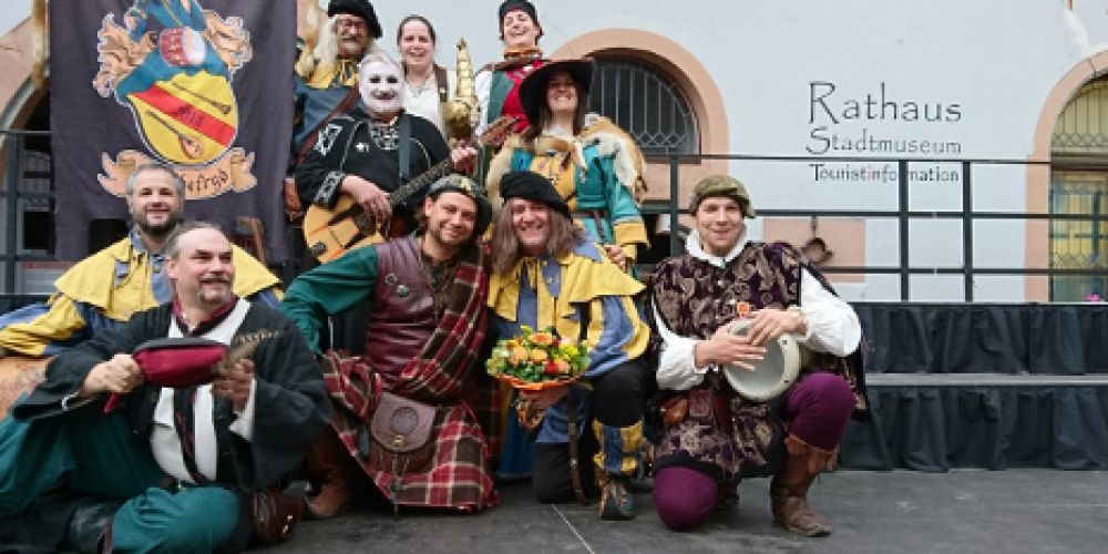 Skadefryd auf dem mittelalterlichen Weihnachtsmarkt in Ribeauvillé