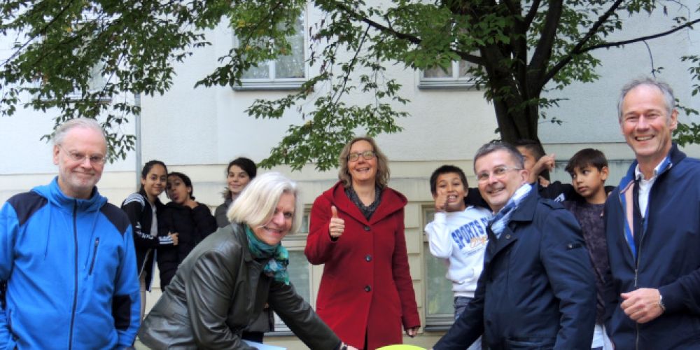 Blühende Natur-Oase anstatt öde Pflastersteine