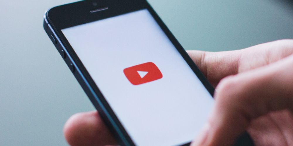Geldverdienen im Internet? YouTube und Twitch machen es vor