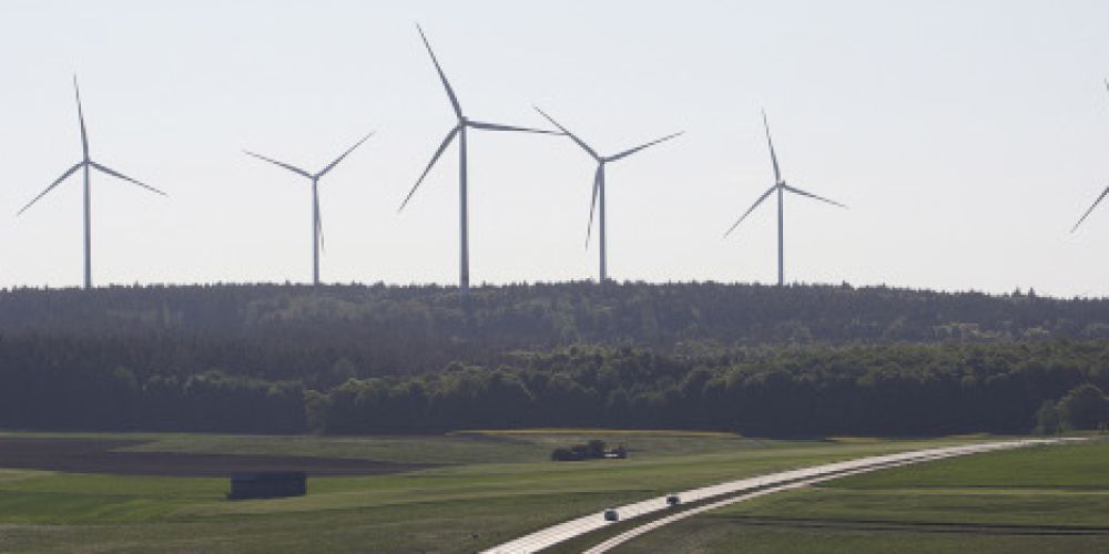 Schweizer Anlagestiftung erwirbt Bayerns größten Waldwindpark