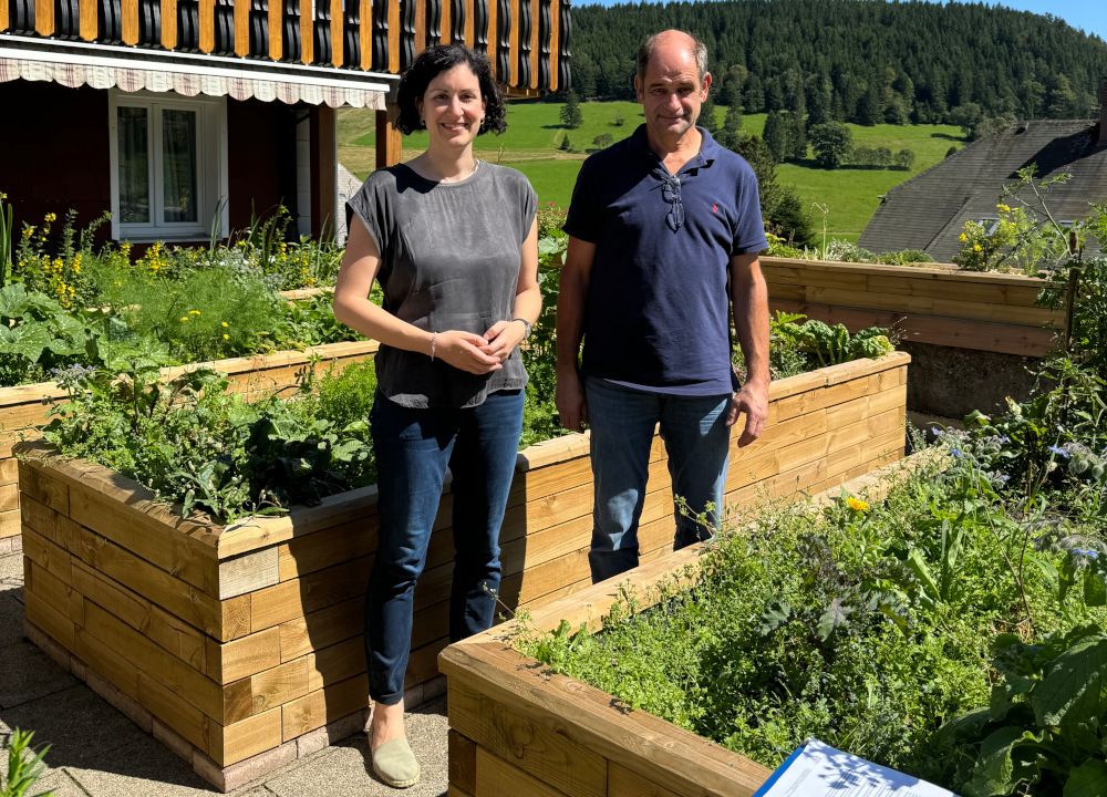 Sarah Hagmann informiert sich bei Tourismusbetrieben in Todtnauberg