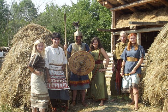 Grau, gemustert oder bunt? – Mode in der Bronzezeit