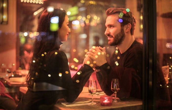 Studie zum Dinner am Valentinstag: Wer zahlt die Rechnung?