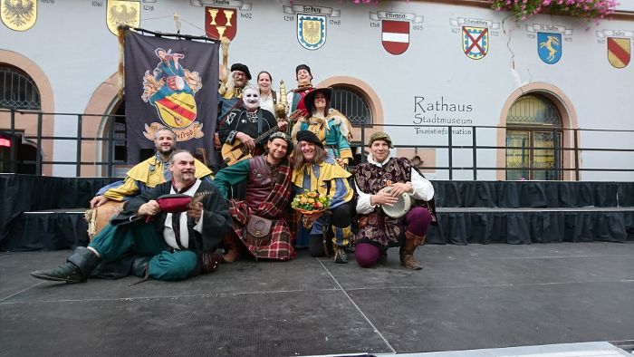 Skadefryd auf dem mittelalterlichen Weihnachtsmarkt in Ribeauvillé