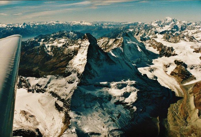 Mit dem Motorsegler vom Hotzenwald zum Matterhorn