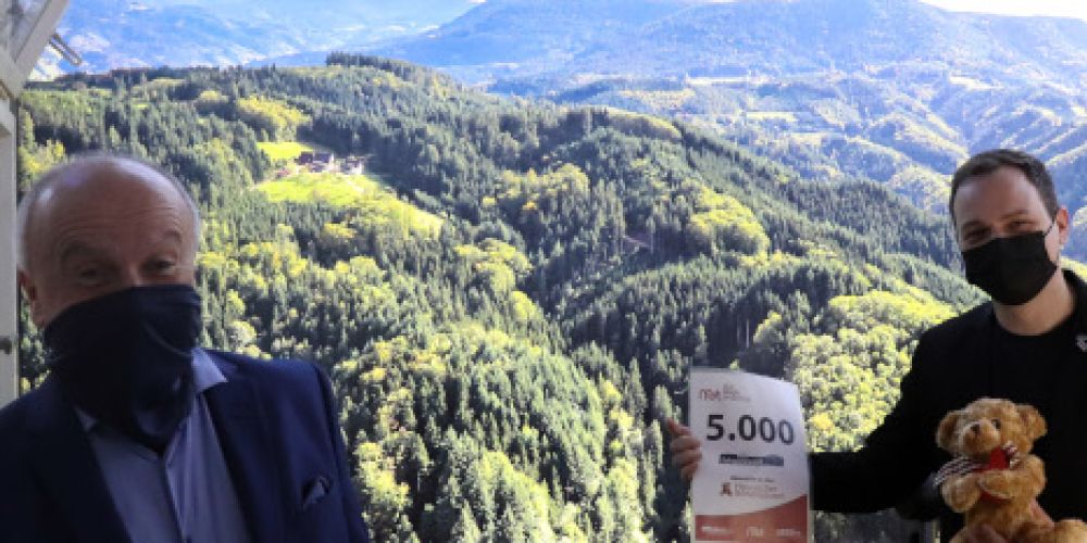 SCHWARZWALDRADIO übergibt erste Mutmacher-Urkunde