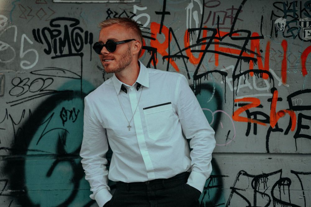 KÜNSTLER CHRIST. GEHT AUF PLATZ 1 MIT SEINER NEUEN SINGLE METROPOLIS GIRL