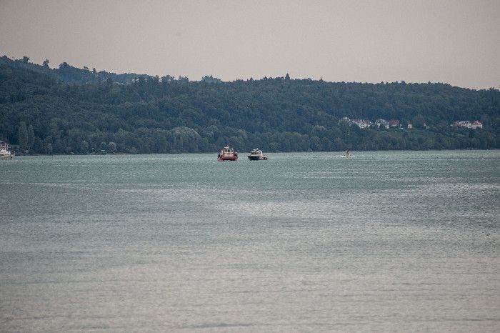 Konstanz: Einmotoriges Geschaeftsreiseflugzeug stuerzt in den Bodensee